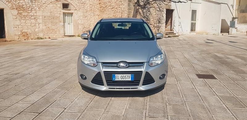 Usata Ford Focus 115 CV (84 kW) 2012 Argento Berlina