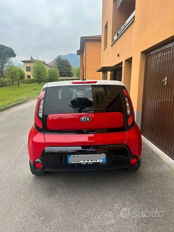 Usata Kia Soul 132 CV (97 kW) 2015 Rosso SUV
