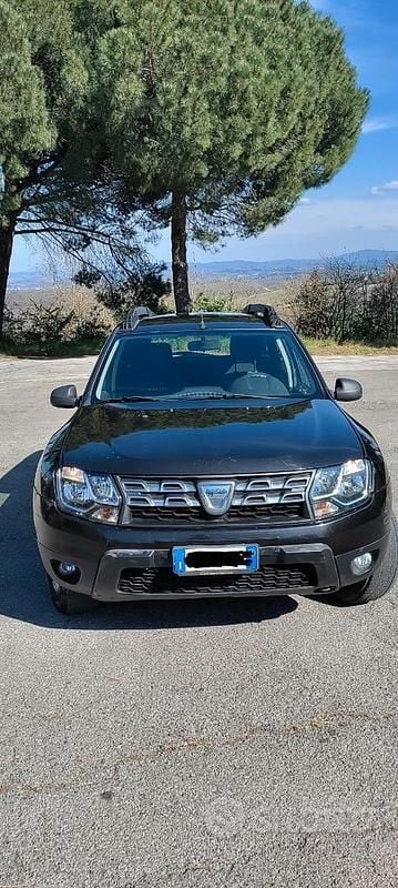Usata Dacia Duster Lauréate 109 CV (80 kW) 2015 Nero SUV