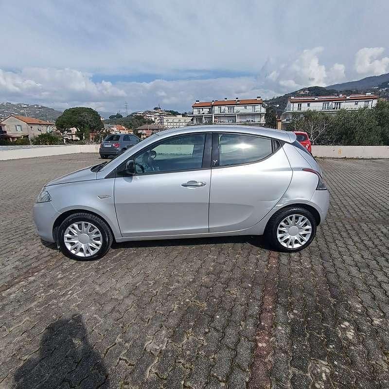 Usata Lancia Ypsilon Platinum 69 CV (50 kW) 2013 Utilitaria