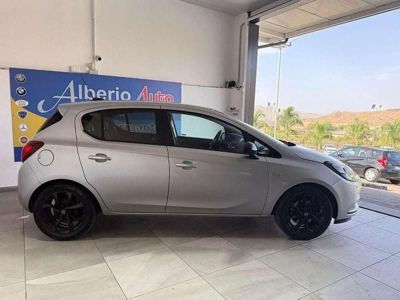 Usata Opel Corsa Edition 75 CV (55 kW) 2018 Argento Berlina