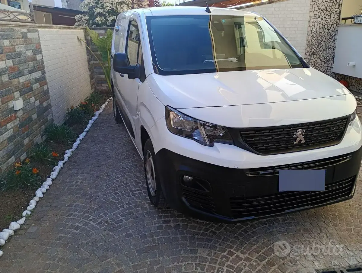 Usata Peugeot Partner 102 CV (75 kW) 2019 Bianco Monovolume