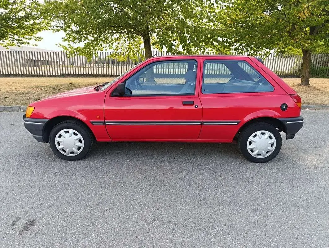 Usata Ford Fiesta S 53 CV (38 kW) 1990 Rosso Utilitaria