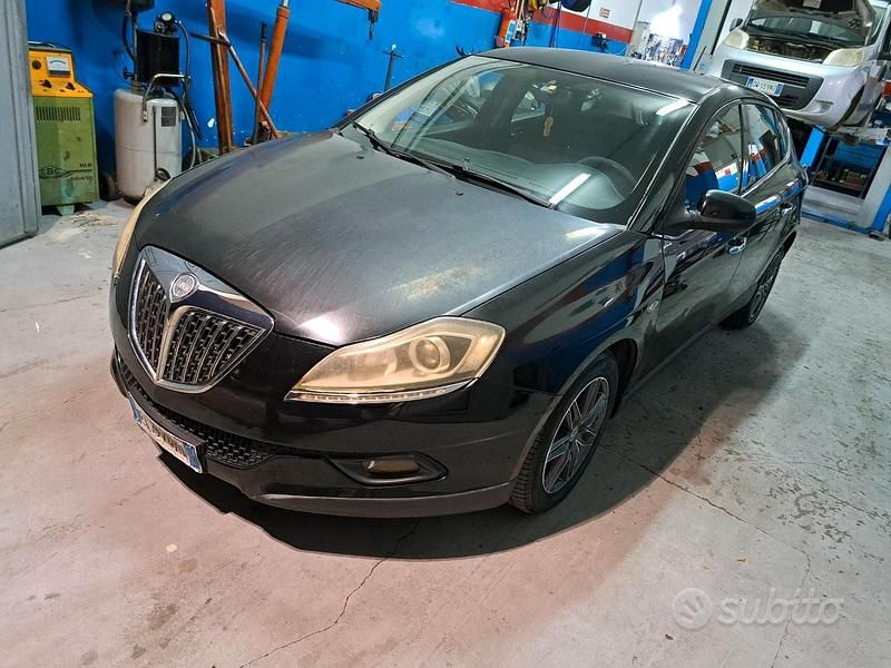 Usata Lancia Delta 120 CV (88 kW) 2010 Nero Utilitaria