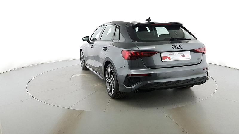 Usata Audi A3 S-Line 200 CV (147 kW) 2022 Grigio daytona Berlina