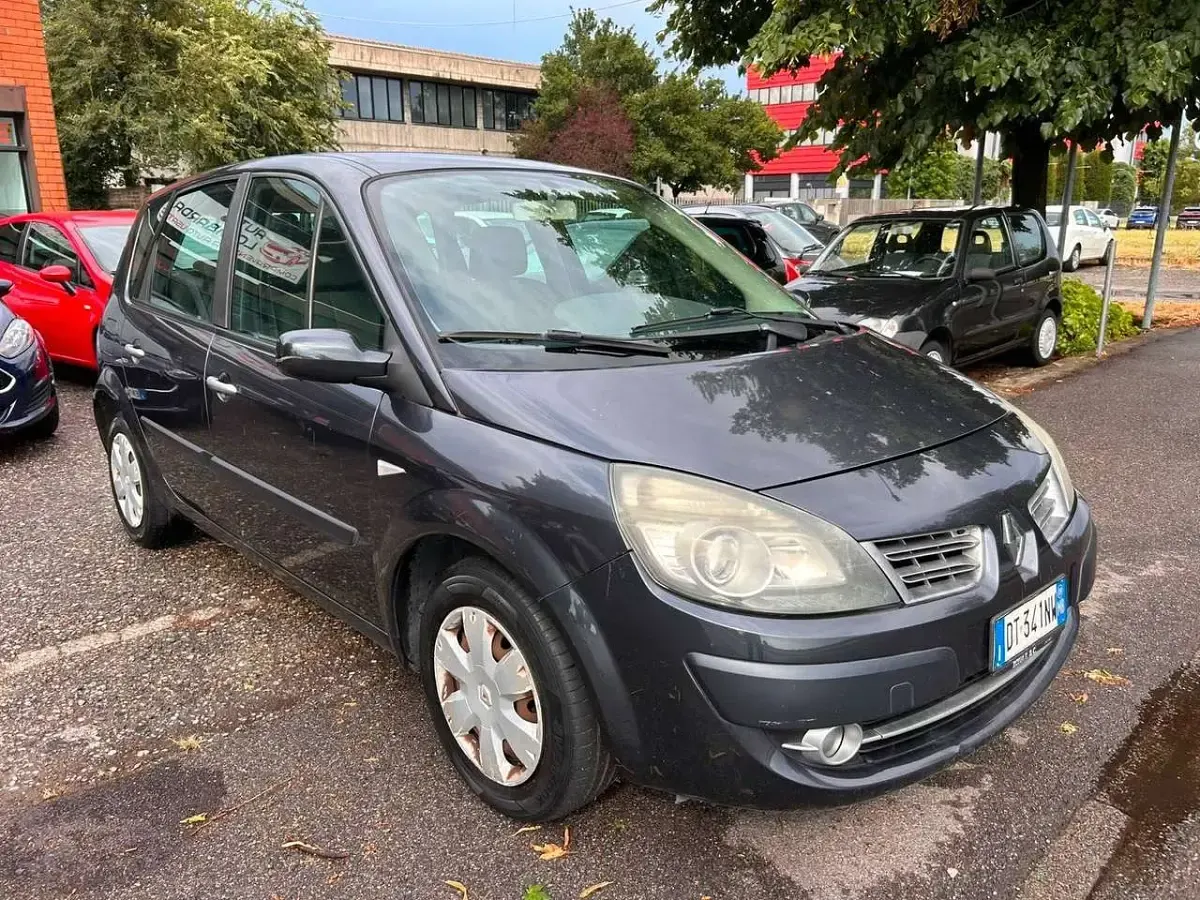 Usata Renault Scénic 105 CV (77 kW) 2009 Grigio Monovolume