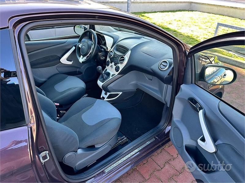 Usata Ford Ka Individual 75 CV (55 kW) 2011 Marrone Utilitaria