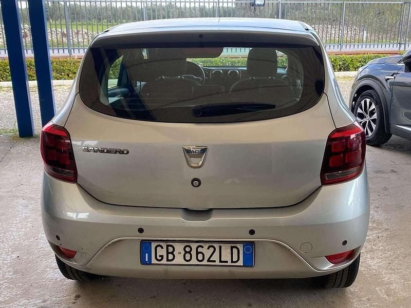 Usata Dacia Sandero Comfort 101 CV (74 kW) 2020 Argento Berlina