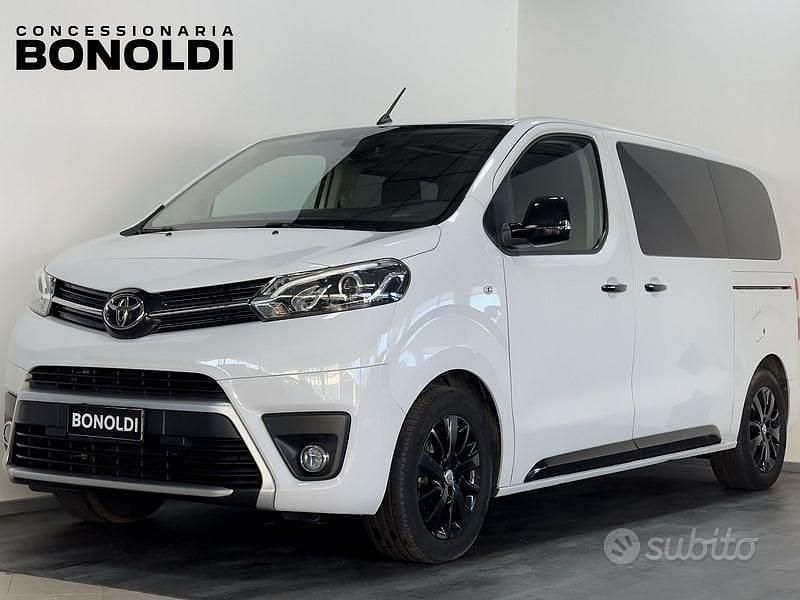 Usata Toyota Proace Verso Edition 180 CV (132 kW) 2023 Bianco Station wagon