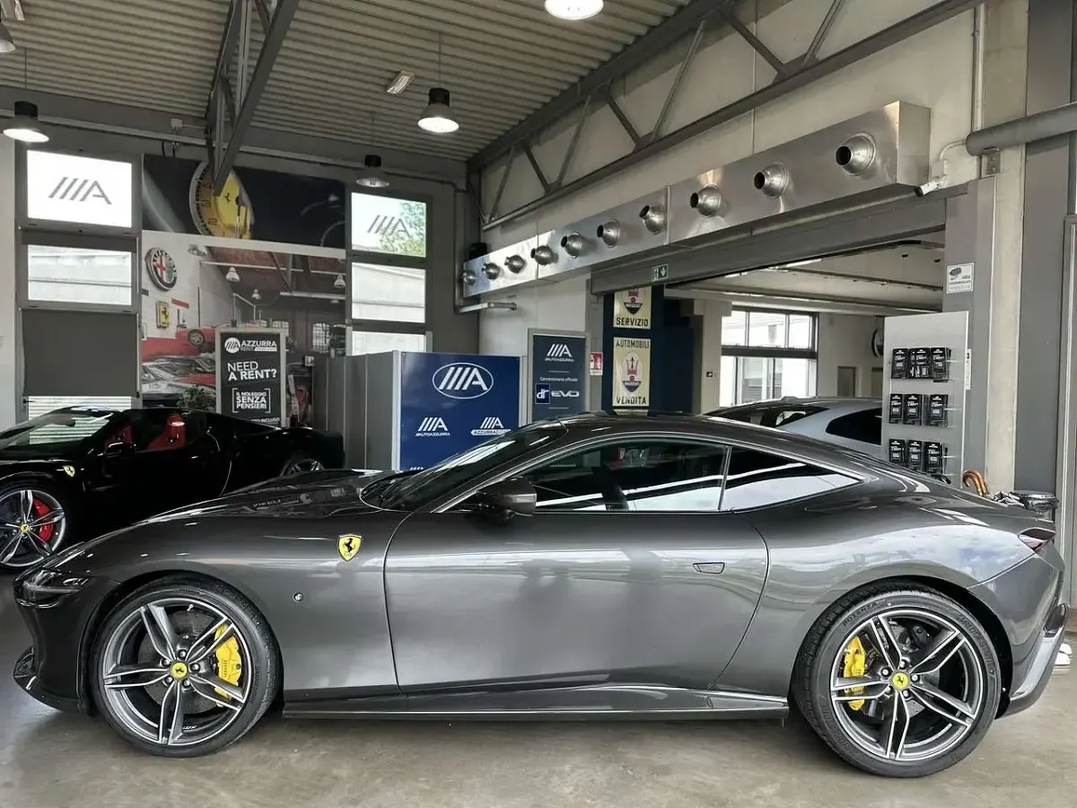 Usata Ferrari Roma 620 CV (456 kW) 2022 Grigio Coupé