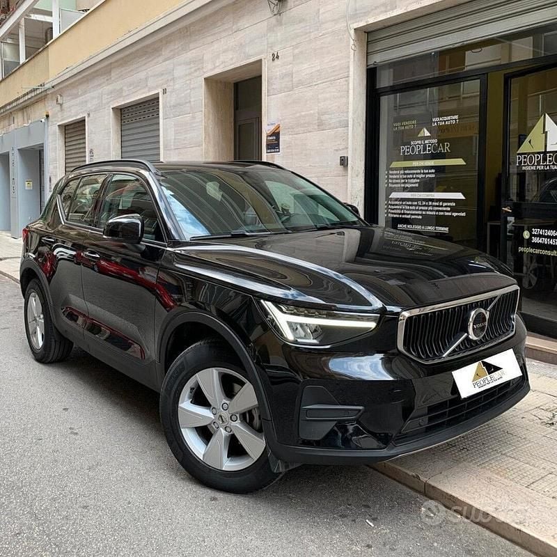 Nero Usata 2023 Volvo XC40 SUV | 22.900 € (Super prezzo) - Immagine 1/4