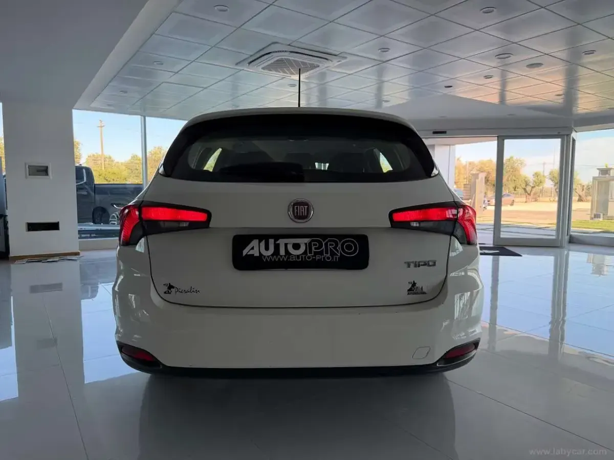 Usata Fiat Tipo Easy 120 CV (88 kW) 2018 Bianco Station wagon