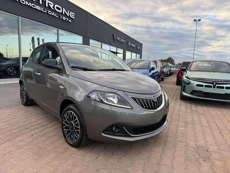 Usata Lancia Ypsilon S 69 CV (50 kW) 2024 Grigio Utilitaria