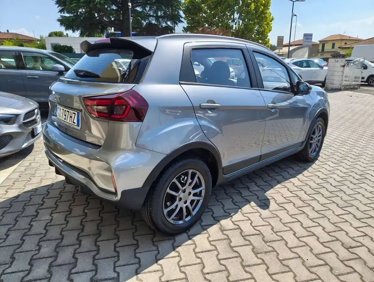 Usata EMC Wave 2 103 CV (75 kW) 2025 Grigio SUV