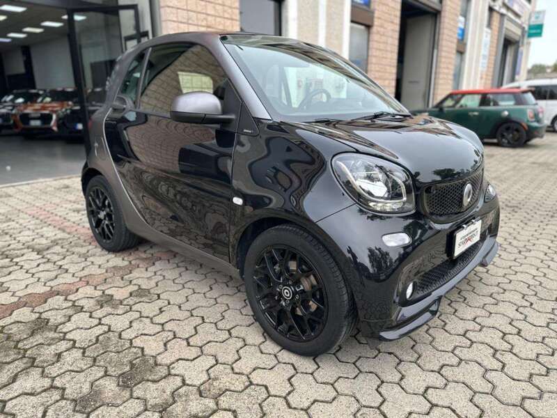 Nero metallizzato Usata 2019 Smart ForTwo Coupé Passion Coupé | 16.400 € (Molto cara) - Immagine 1/4