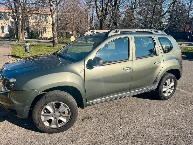 Usata 2015 Dacia Duster Lauréate SUV | 8000 € (Buon prezzo) - Immagine 1/4