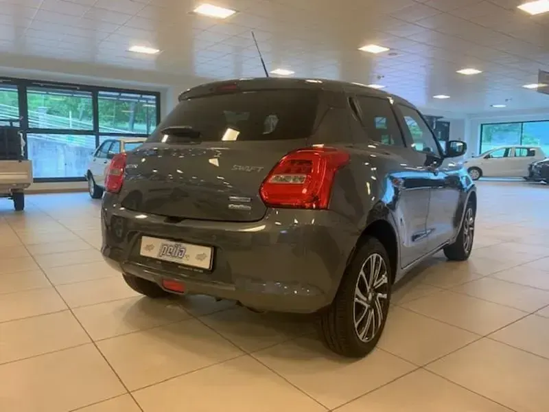 Usata Suzuki Swift 83 CV (61 kW) 2021 Grigio Utilitaria