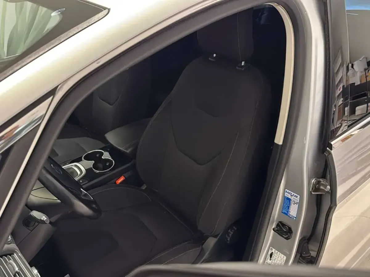Usata Ford S-MAX Titanium 150 CV (110 kW) 2021 Argento Monovolume