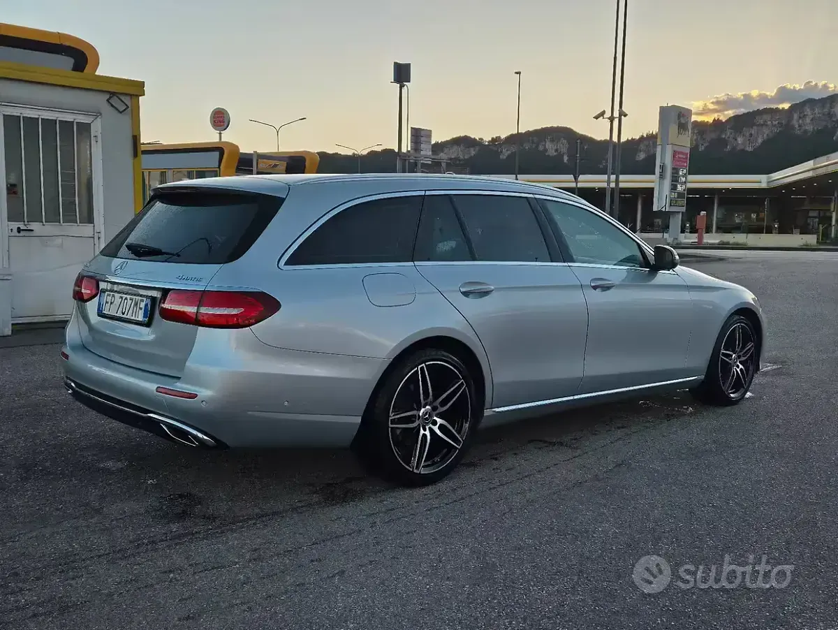 Usata Mercedes E220 Business 194 CV (142 kW) 2018 Station wagon