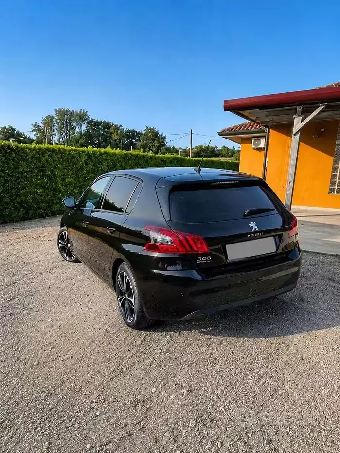Usata Peugeot 308 Allure 131 CV (96 kW) 2021 Nero Berlina