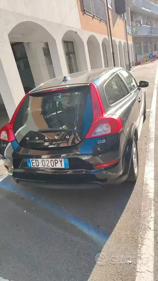 Usata Volvo C30 115 CV (84 kW) 2010 Nero Utilitaria
