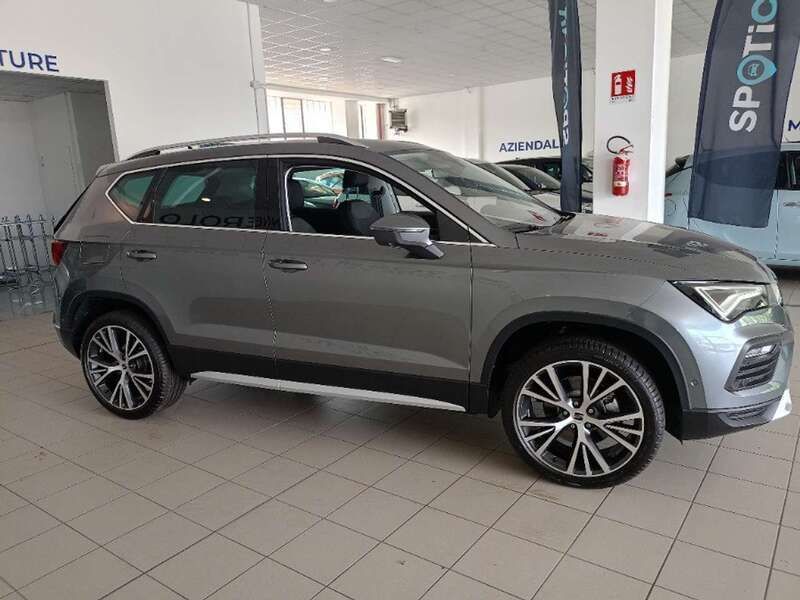 Grigio grafite Nuova 2025 Seat Ateca Xperience SUV | 28.900 € (Super prezzo) - Immagine 1/4