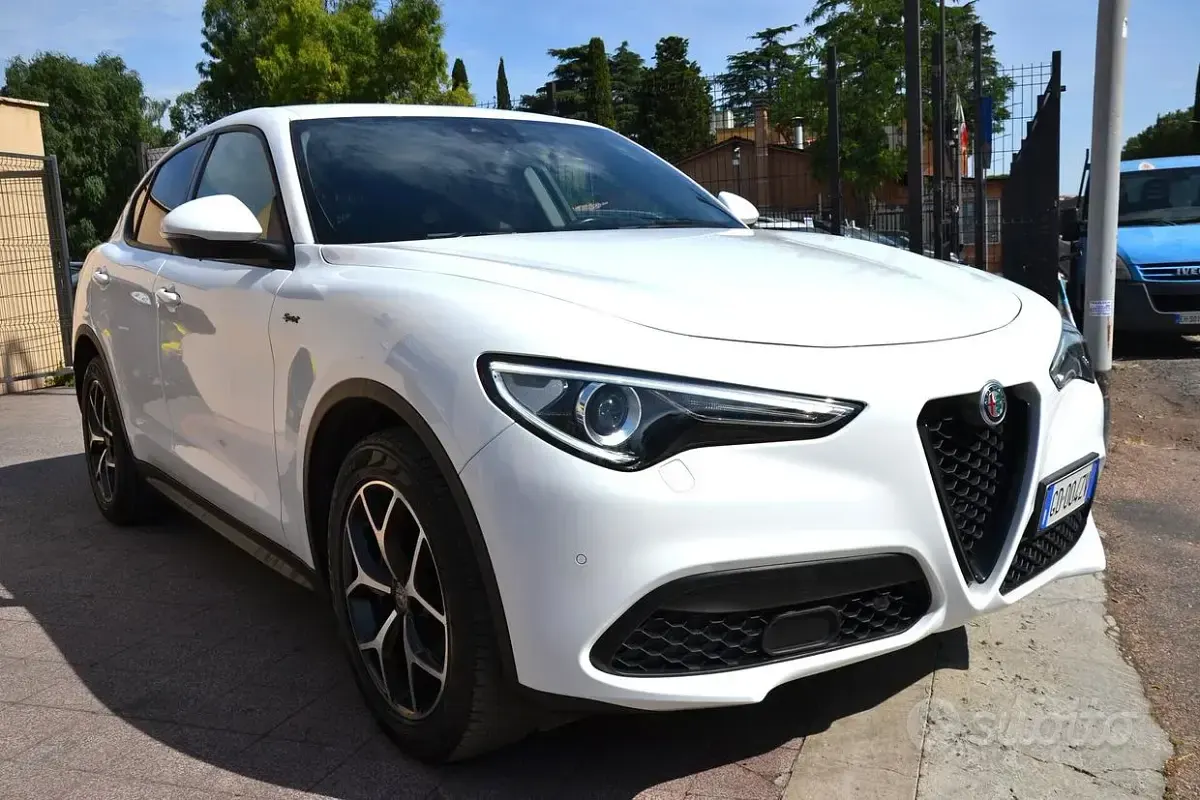 Usata Alfa Romeo Stelvio Sprint 190 CV (139 kW) 2021 Bianco SUV
