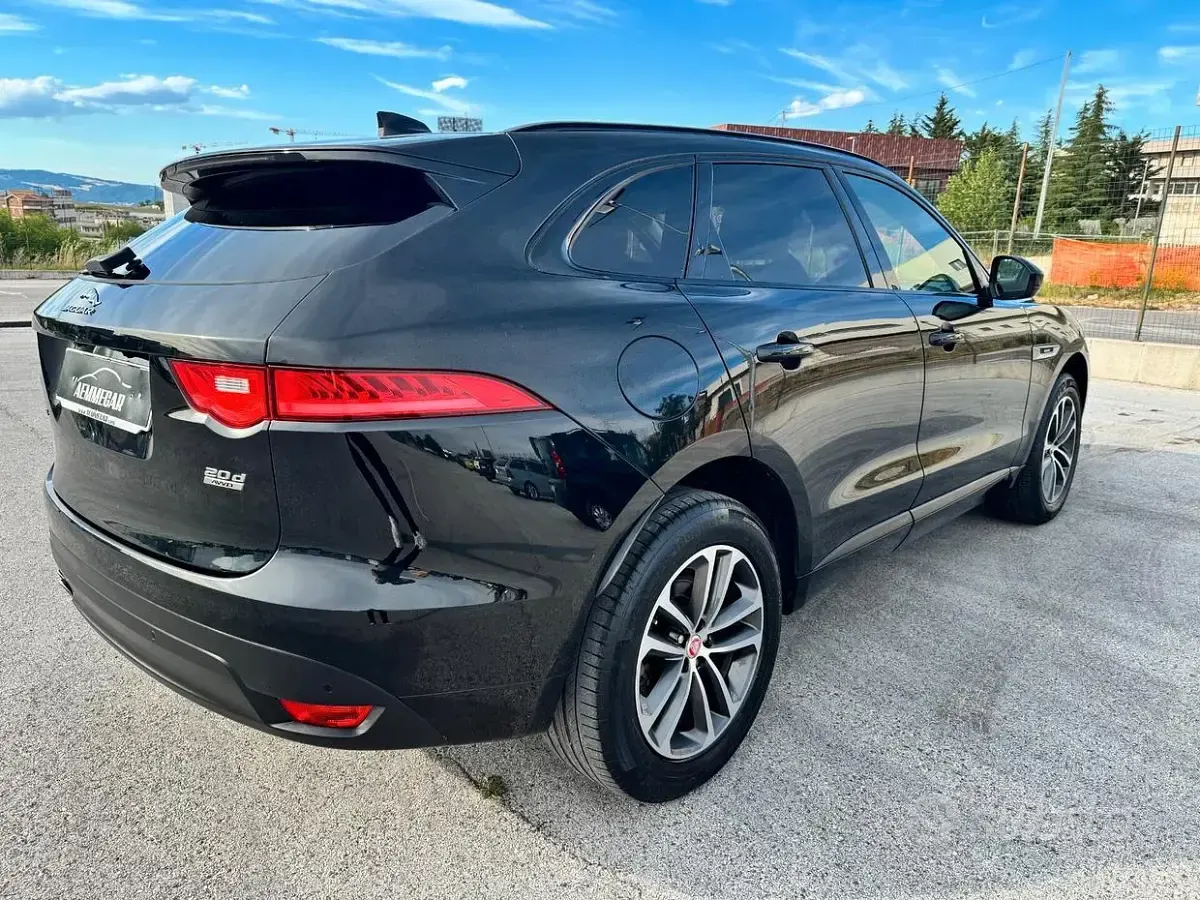 Usata Jaguar F-Pace R-Sport 180 CV (132 kW) 2019 Nero SUV
