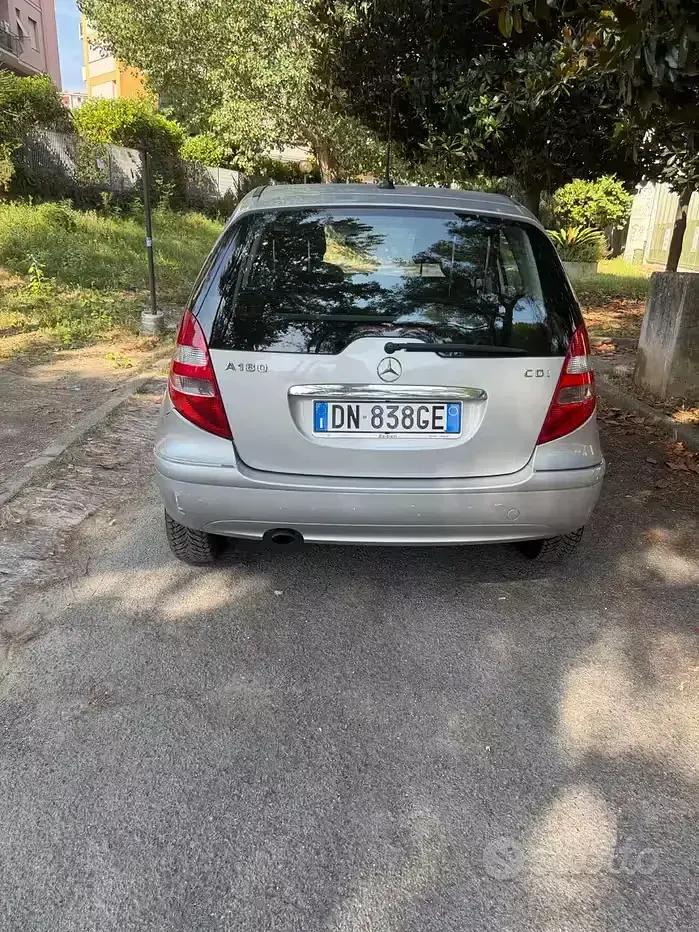 Usata Mercedes A180 Avantgarde 109 CV (80 kW) 2008 Grigio Berlina