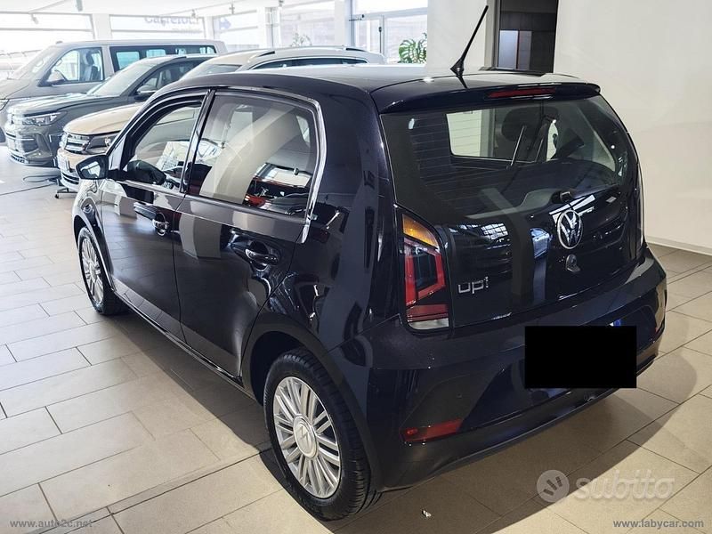 Usata VW up! move up! 68 CV (50 kW) 2015 Nero Utilitaria