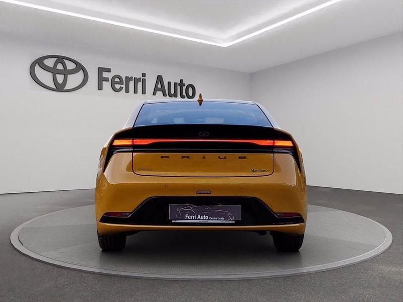 Usata Toyota Prius Lounge 223 CV (164 kW) 2023 Mustard met Berlina