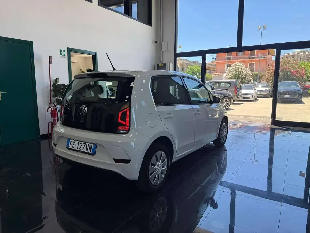 Usata VW up! Move 75 CV (55 kW) 2018 Bianco Utilitaria