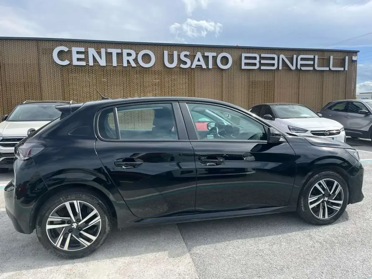 Usata Peugeot 208 75 CV (55 kW) 2023 Nero met. Utilitaria