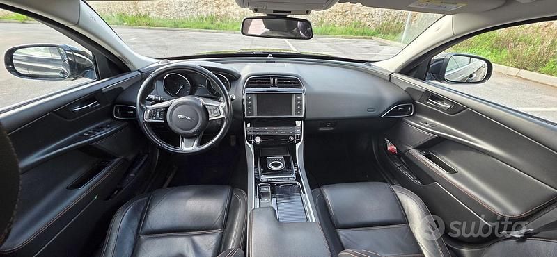 Usata Jaguar XE Prestige 180 CV (132 kW) 2018 Nero Berlina