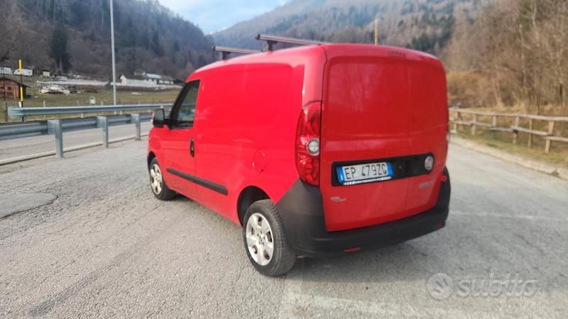 Usata Fiat Doblò 105 CV (77 kW) 2013 Monovolume