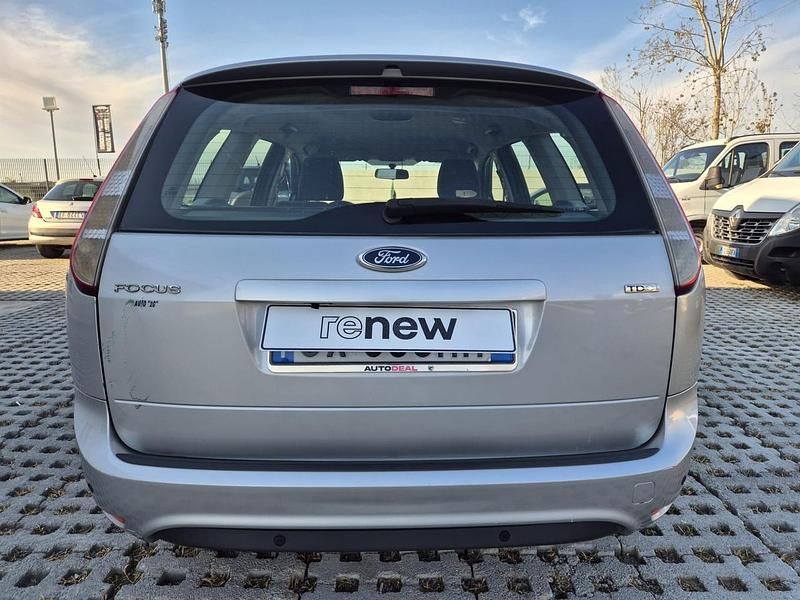 Begagnad Ford Focus 108 HK (79 kW) 2011 Grå Sedan