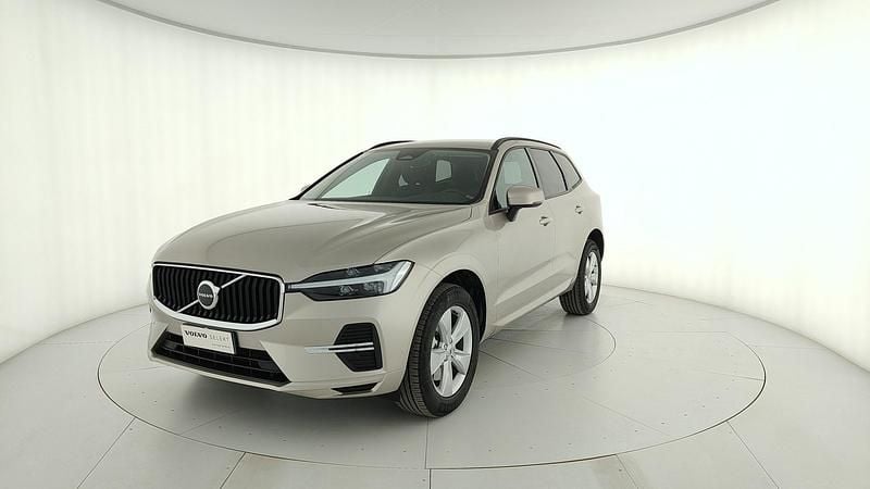 Usado Volvo XC60 Core 197 HP (144 kW) 2022 SUV