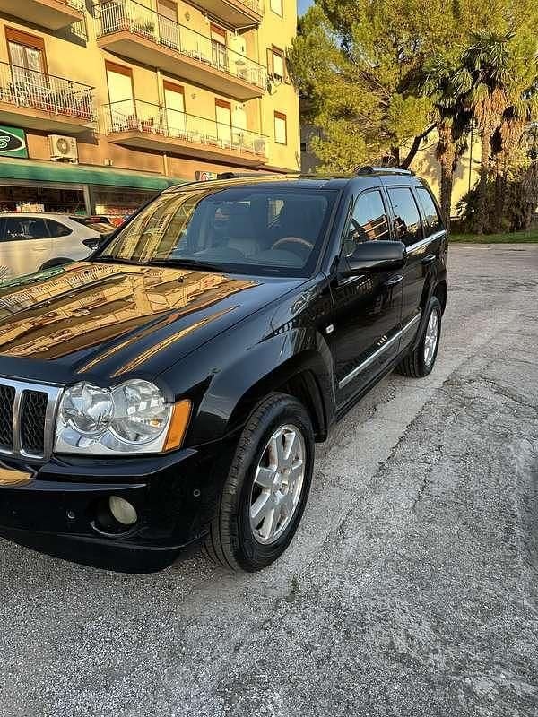Usata 2008 Jeep Grand Cherokee Overland SUV | 5500 € (Buon prezzo) - Immagine 1/4