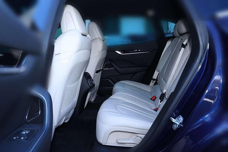 Usata Maserati Levante 250 CV (183 kW) 2017 Blu/azzurro SUV