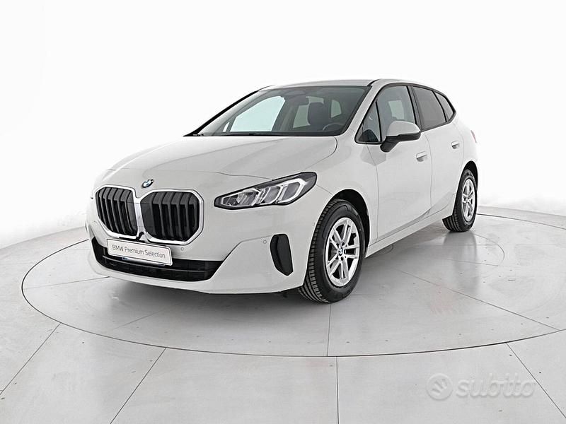 Alpin white Usata 2022 BMW 218 Active Tourer Comfort Edition Monovolume | 20.900 € (Buon prezzo) - Immagine 1/4