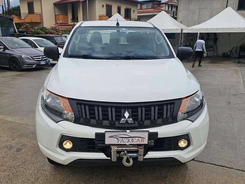 Usata Mitsubishi L200 Intense 181 CV (133 kW) 2018 Bianco Pick-up