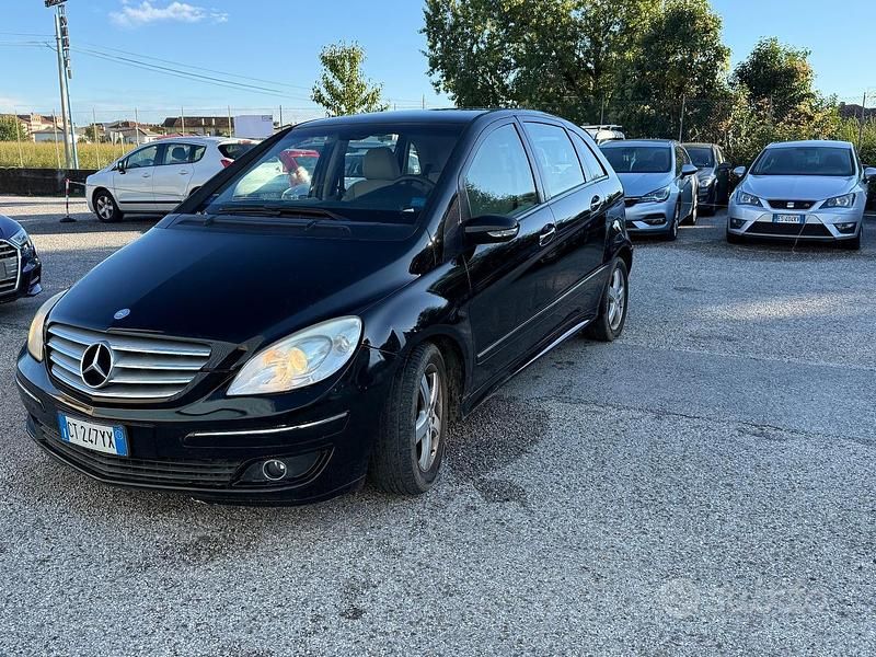 Usata Mercedes B150 95 CV (69 kW) 2006 Nero Monovolume
