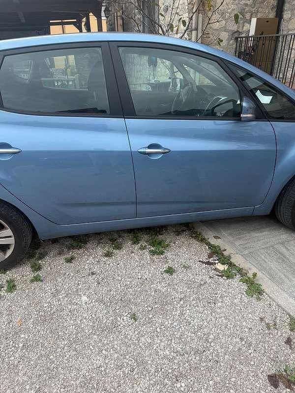 Blu/azzurro Usata 2013 Hyundai ix20 Due volumi | 4000 € (Buon prezzo) - Immagine 1/4