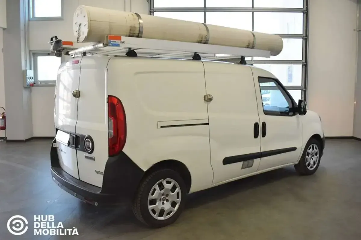Usata Fiat Doblò 120 CV (88 kW) 2019 Bianco Monovolume