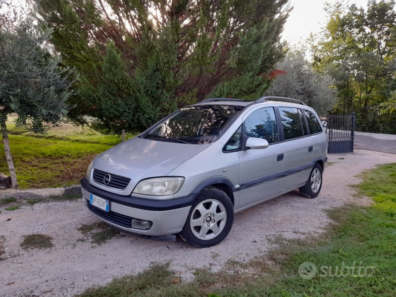 Usato 2000 Opel Zafira 2.0 Diesel 101 CV (1.399 €)