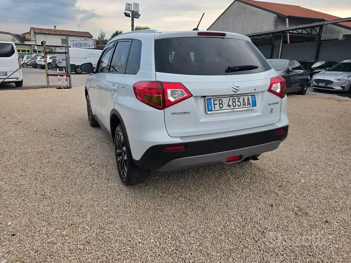 Usata Suzuki Vitara 120 CV (88 kW) 2015 Bianco SUV