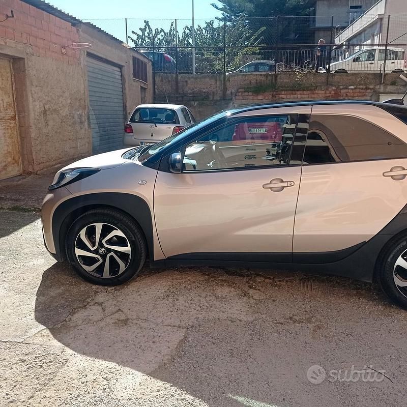 Usata Toyota Aygo X 72 CV (52 kW) 2023 Giallo SUV