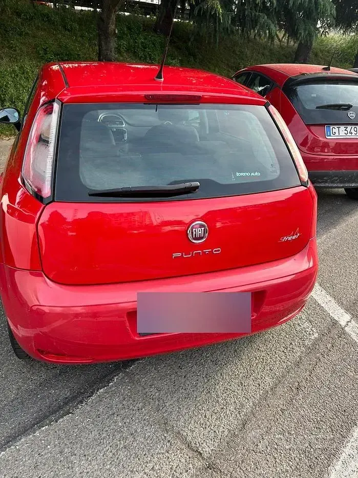 Usata Fiat Punto 77 CV (56 kW) 2013 Rosso Utilitaria
