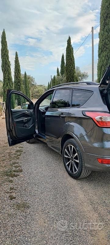 Usata Ford Kuga 120 CV (88 kW) 2018 SUV