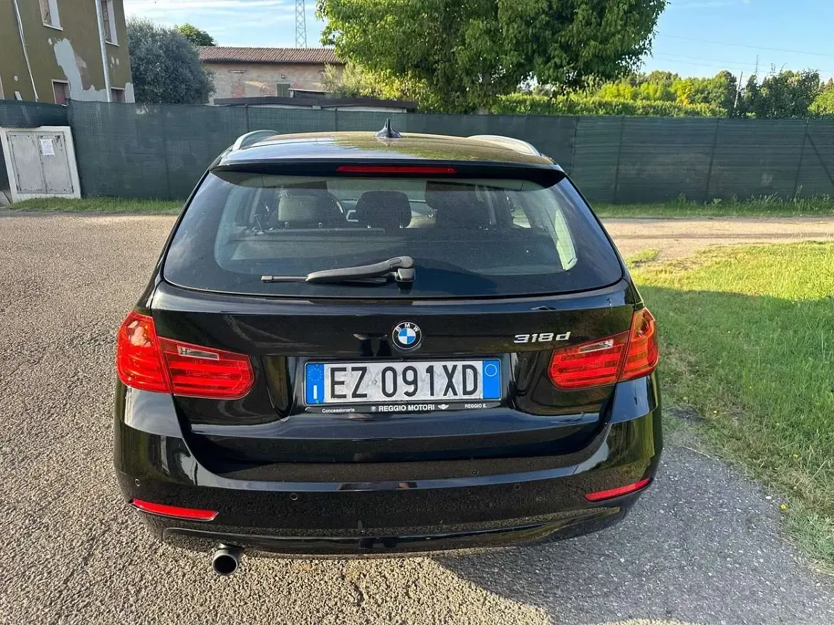 Usata BMW 318 143 CV (105 kW) 2015 Nero Station wagon